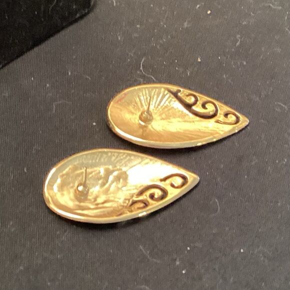 Red Enamel Goldtone Earrings - Picture 6 of 6